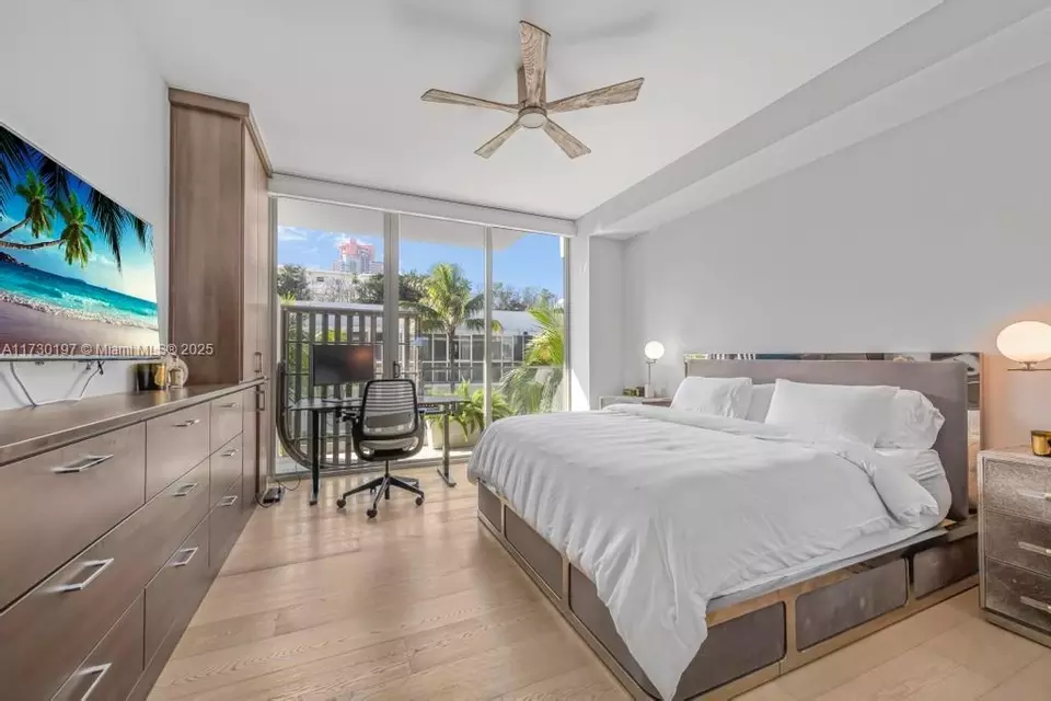 Bedroom - 300 Collins Ave #3E, Miami Beach, FL 33139 photo 3 of 4