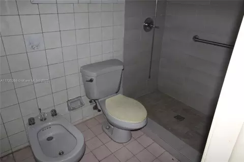 598 E 41st St, Hialeah, FL 33013 photo 10