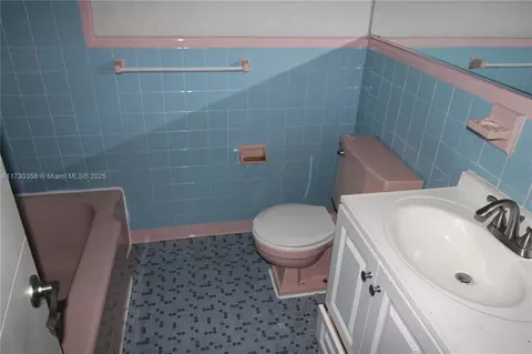 598 E 41st St, Hialeah, FL 33013 photo 4