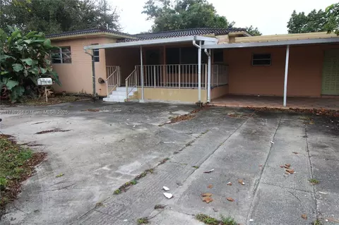 598 E 41st St, Hialeah, FL 33013 photo 1