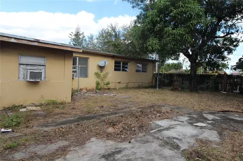 598 E 41st St, Hialeah, FL 33013 photo 15