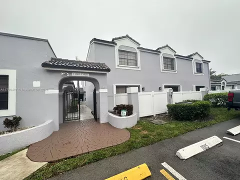 11611 NW 11th St #11611, Pembroke Pines, FL 33026