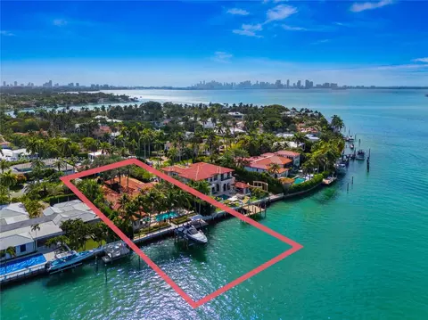 68 La Gorce Cir, Miami Beach, FL 33141