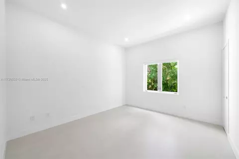 Bedroom - 12200 Old Cutler Rd, Pinecrest, FL 33156 photo 6 of 6