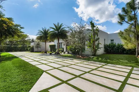 Exterior - 12200 Old Cutler Rd, Pinecrest, FL 33156 photo 3 of 8