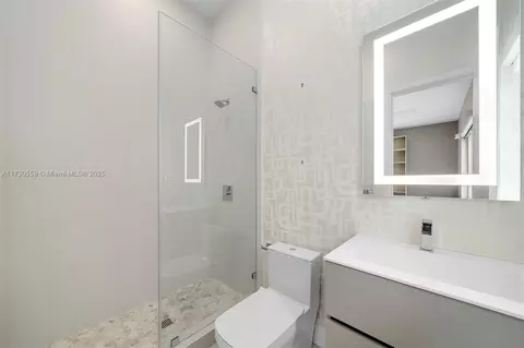Bath - 12200 Old Cutler Rd, Pinecrest, FL 33156 photo 6 of 7