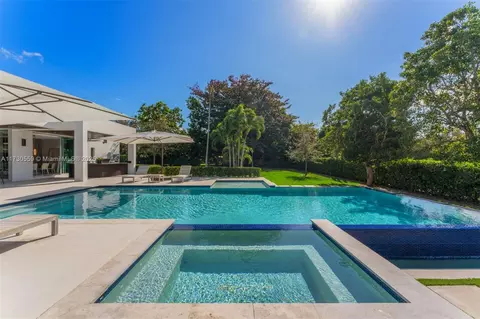 Exterior - 12200 Old Cutler Rd, Pinecrest, FL 33156 photo 6 of 8