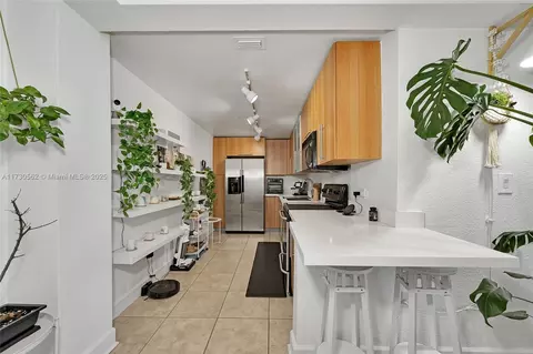 7501 E Treasure Dr #4H, North Bay Village, FL 33141