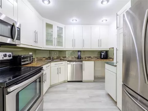 6300 S Falls Cir Dr #207, Lauderhill, FL 33319