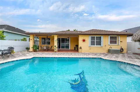16911 NW 87th Ct, Miami Lakes, FL 33018