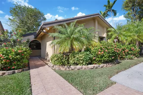 13158 SW 90th Pl, Miami, FL 33176