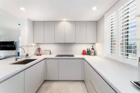 10 Aragon Ave #1505, Coral Gables, FL 33134