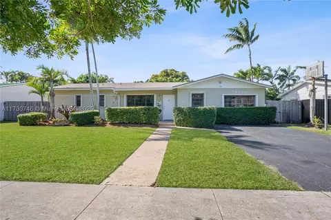 18020 SW 89th Ave, Palmetto Bay, FL 33157