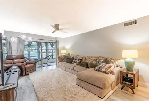 1804 Eleuthera Pt #M1, Coconut Creek, FL 33066