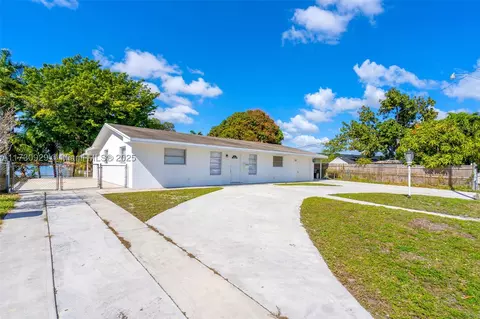 6360 W 16th Ave, Hialeah, FL 33012 photo 1