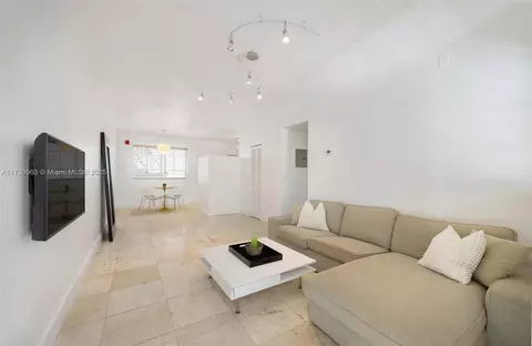 1045 Lenox Ave #4, Miami Beach, FL 33139