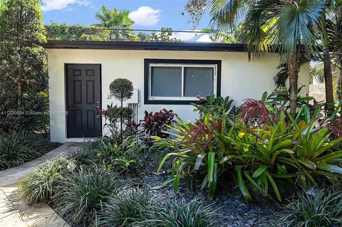 Exterior - 7620 SW 105th Ter, Pinecrest, FL 33156 photo 4 of 4
