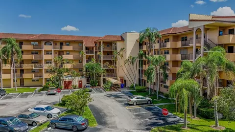 3955 N Nob Hill Rd #402, Sunrise, FL 33351