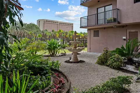 605 NW 72nd Ave #406, Miami, FL 33126