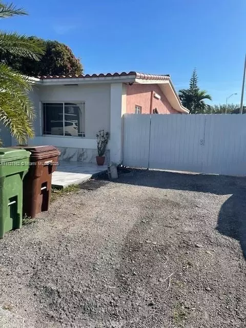 Undisclosed, Hialeah, FL 33012 photo 3