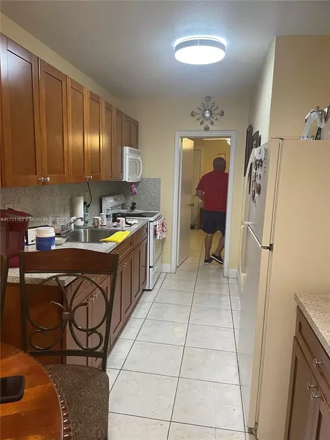 Undisclosed, Hialeah, FL 33012 photo 8