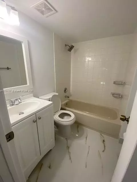 Undisclosed, Hialeah, FL 33012 photo 7