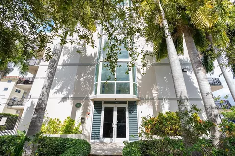 954 SW 36th Ct #501, Miami, FL 33135