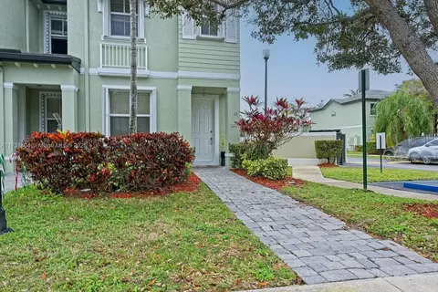 3064 SE 1st Dr #13, Homestead, FL 33033