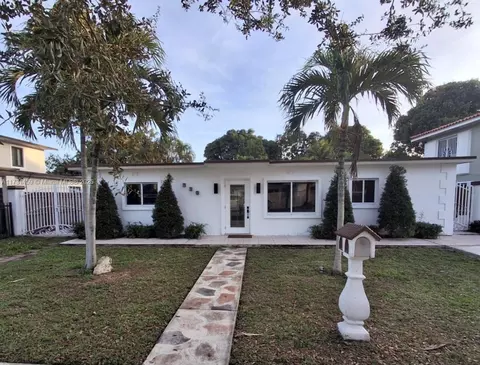 730 E 12th Pl, Hialeah, FL 33010 photo 1
