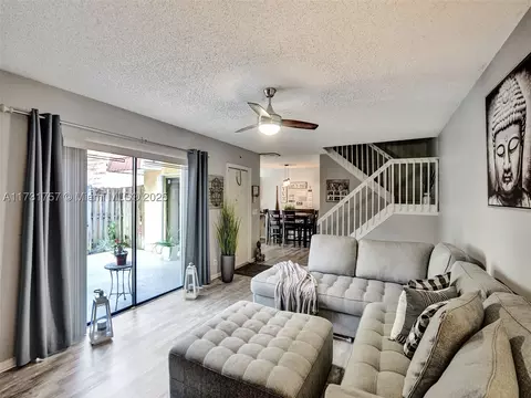 9923 NW 6th Ct, Plantation, FL 33324