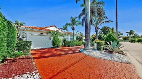 9065 Dickens Ave, Surfside, FL 33154 photo 1