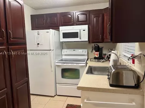 1280 NW 43rd Ter #202, Lauderhill, FL 33313