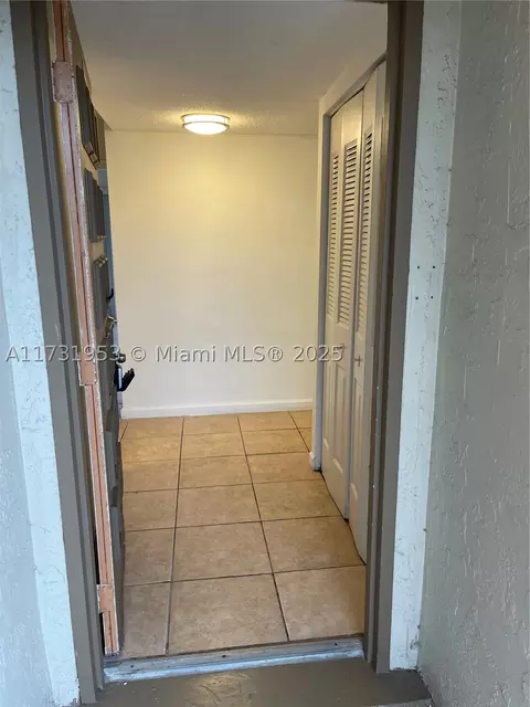 7787 SW 86th St #E-211, Miami, FL 33143