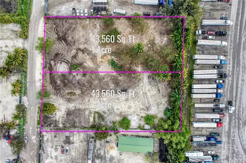 12140 NW 157th St, Hialeah, FL 33018