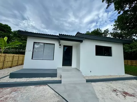 565 NW 98th St, Miami, FL 33150