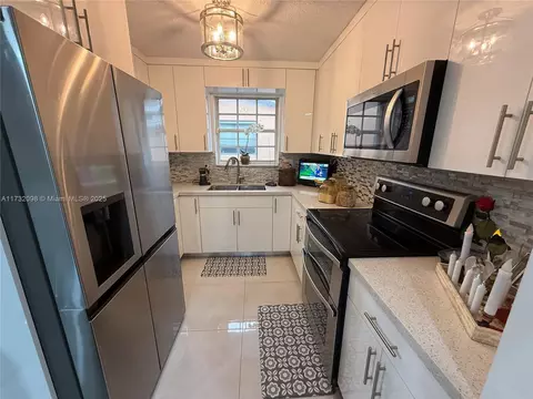 Kitchen - 6025 E 4th Ave, Hialeah, FL 33013 photo 1 of 1