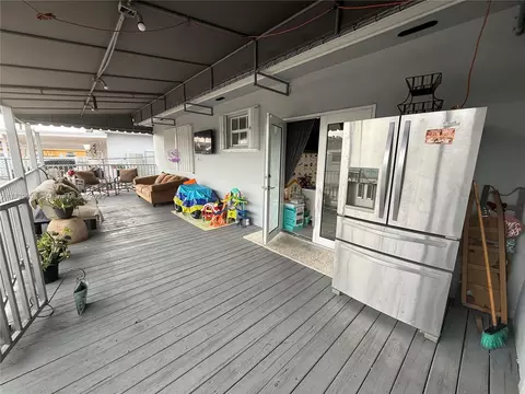 Exterior - 6025 E 4th Ave, Hialeah, FL 33013 photo 4 of 4