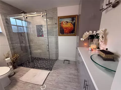 Bath - 6025 E 4th Ave, Hialeah, FL 33013 photo 2 of 2