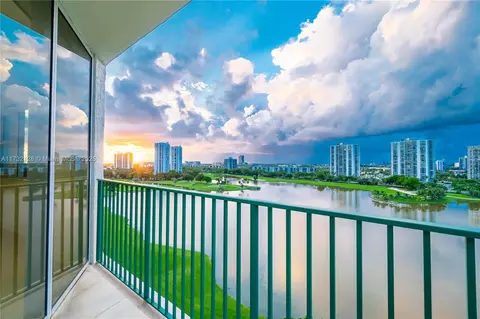 20000 E Country Club Dr #1110, Aventura, FL 33180