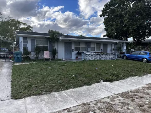 19134 NW 2nd Ct, Miami Gardens, FL 33169