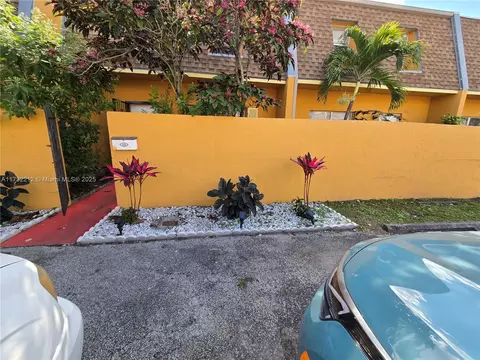 5958 NW 29th Pl #111, Sunrise, FL 33313