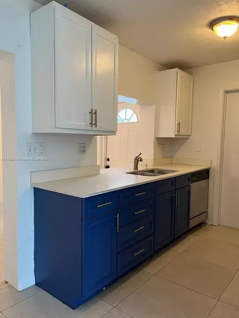 Kitchen - 8680 NW 29, Sunrise, FL 33322 photo 5 of 5