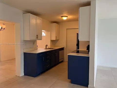 Kitchen - 8680 NW 29, Sunrise, FL 33322 photo 2 of 5