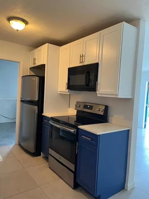 Kitchen - 8680 NW 29, Sunrise, FL 33322 photo 1 of 5