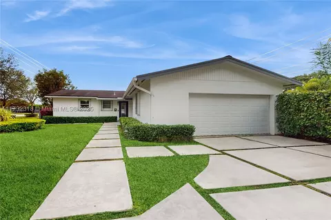 10220 SW 82nd Ave, Miami, FL 33156