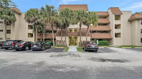 481 Ives Dairy Rd #105-4, Miami, FL 33179