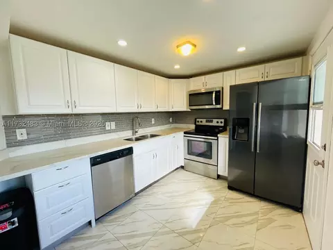 1701 NE 191st St #A402, Miami, FL 33179