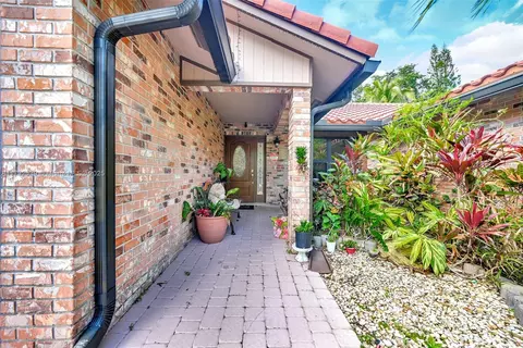 510 NW 105th Dr, Coral Springs, FL 33071