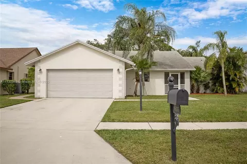 9635 Triton Ct, Boca Raton, FL 33434