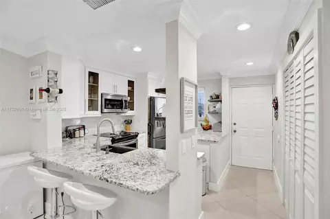 9395 Boca Cove Cir #1208, Boca Raton, FL 33428
